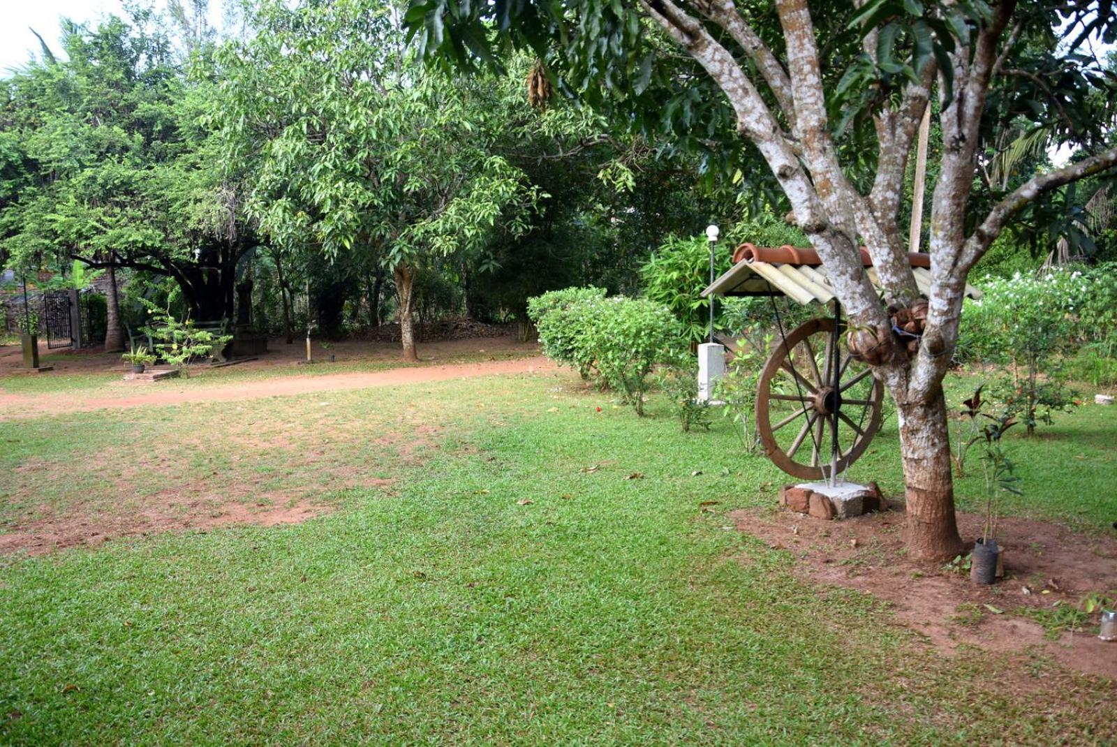 Dinu Villa Anuradhapura Exterior photo